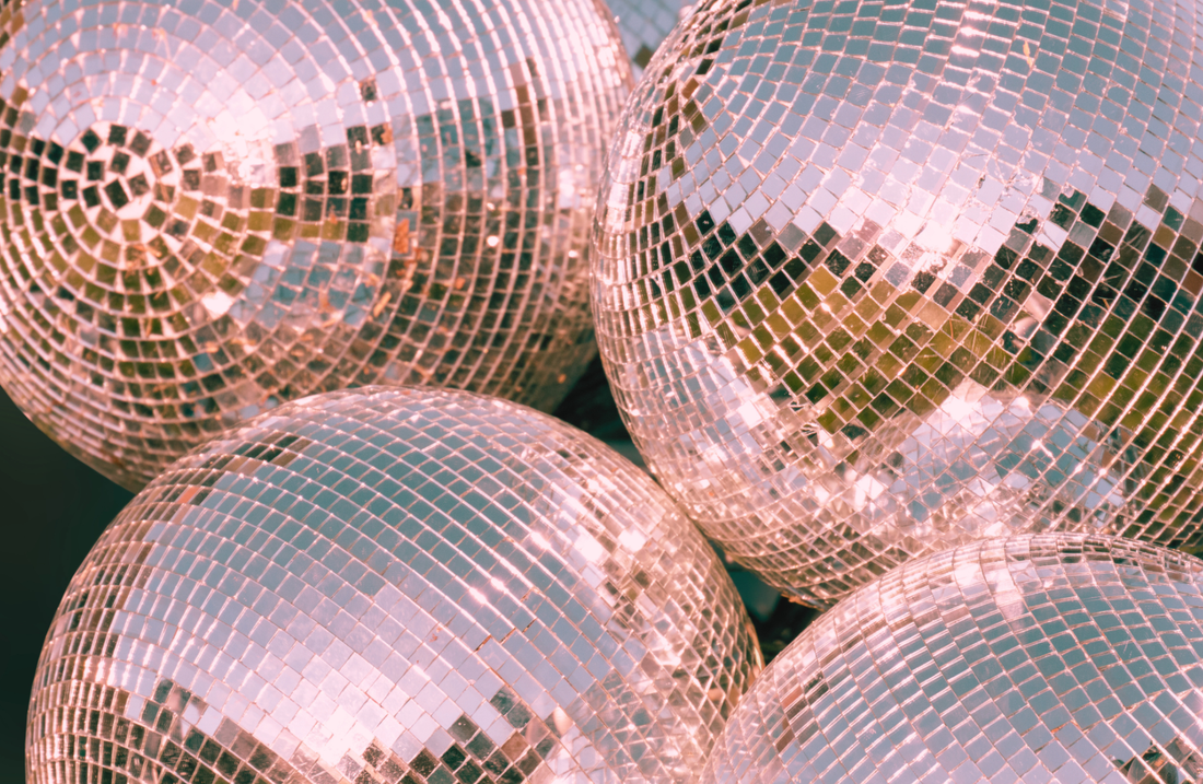 TAYLOR GRAY - 11x17 ALL YEAR LONG VOL 2 insert set of 12