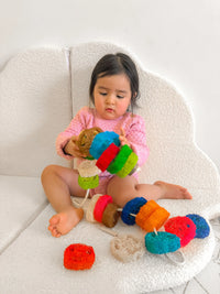 QToys Australia (USA) Rainbow Loofah Lacing Set