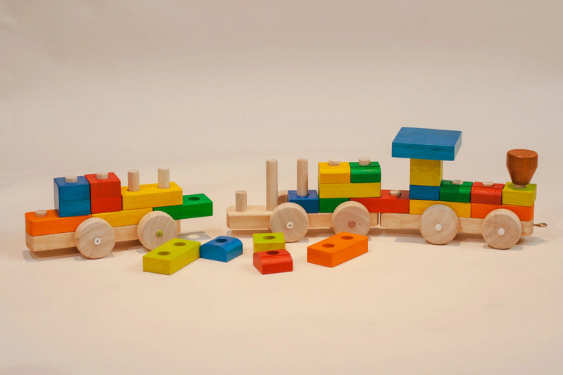 QToys Australia (USA) Stack & Pull Train