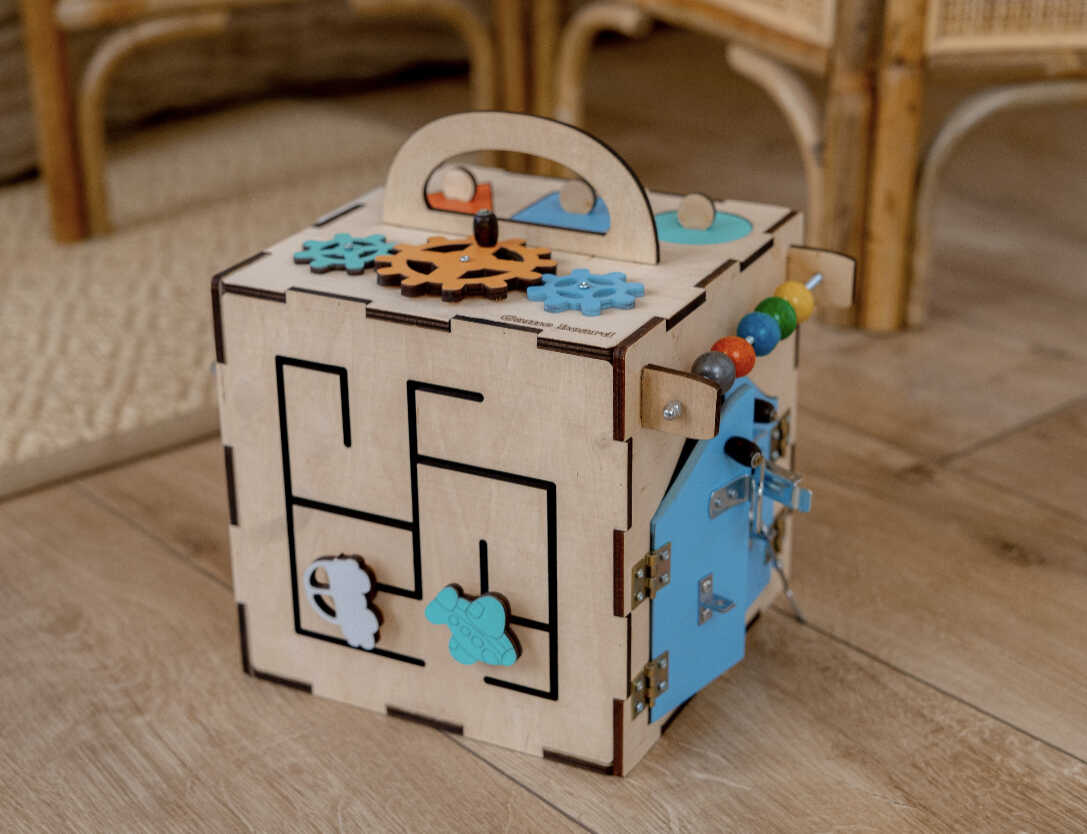 Busy cube 7 inches