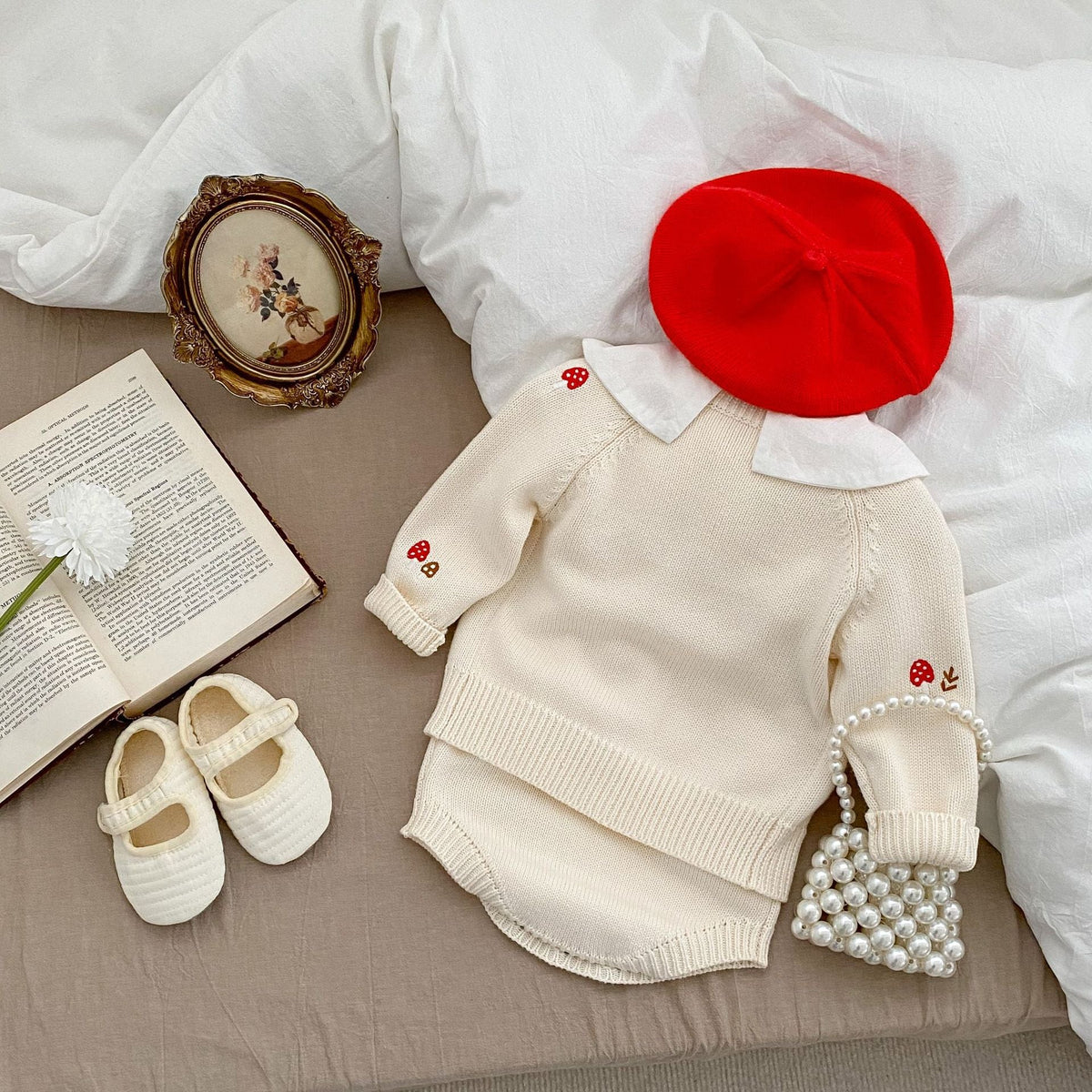 Baby Girl Embroidered Pattern Sleeveless Onesie