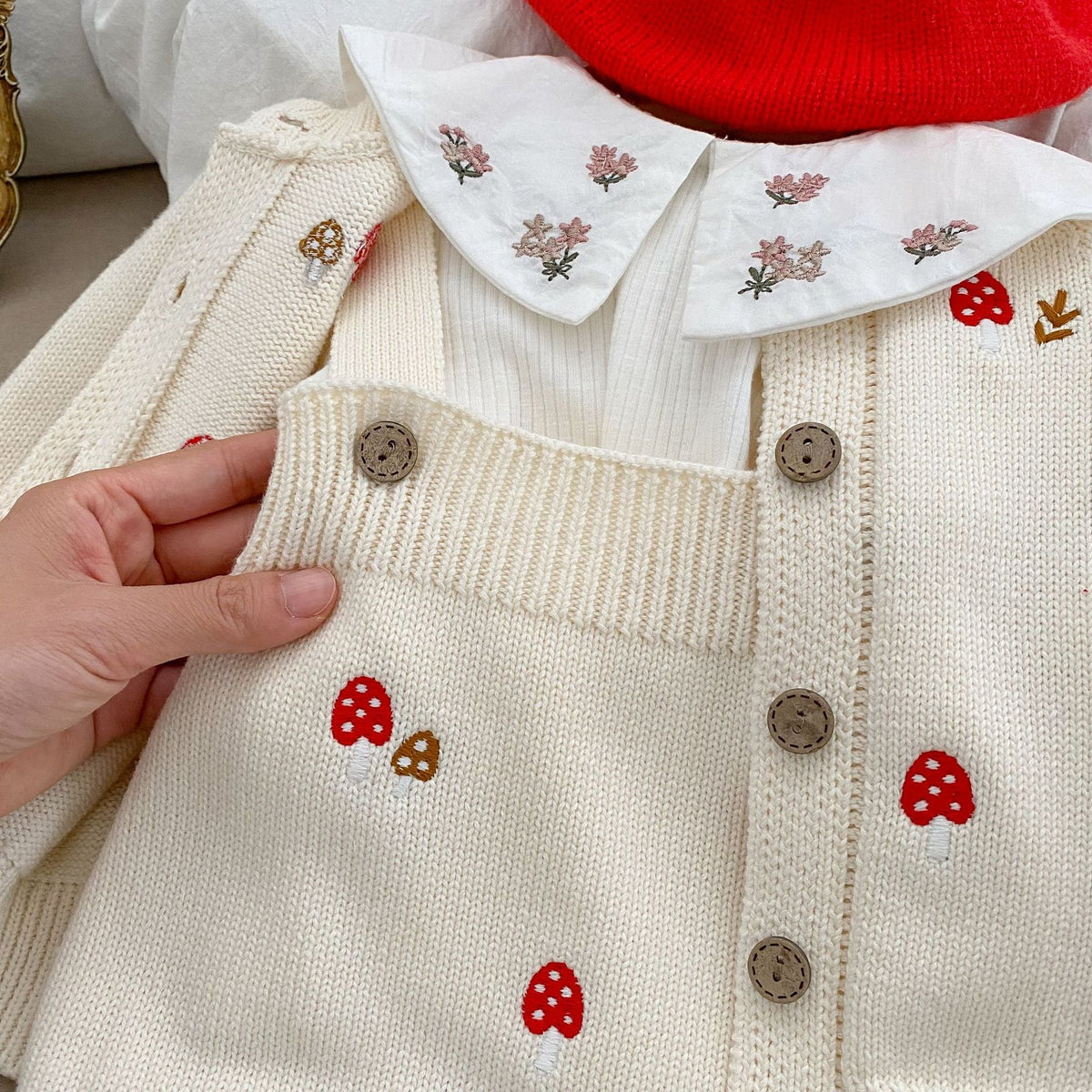 Baby Girl Embroidered Pattern Sleeveless Onesie